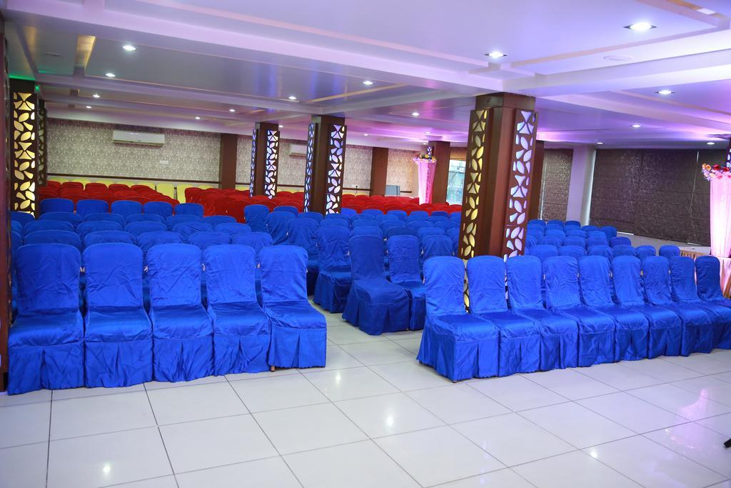 Oyo 13494 Hotel Nakshatra Inn Хайдарабад Экстерьер фото