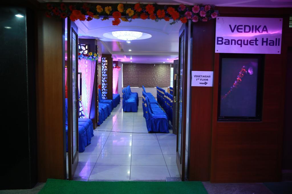 Oyo 13494 Hotel Nakshatra Inn Хайдарабад Экстерьер фото
