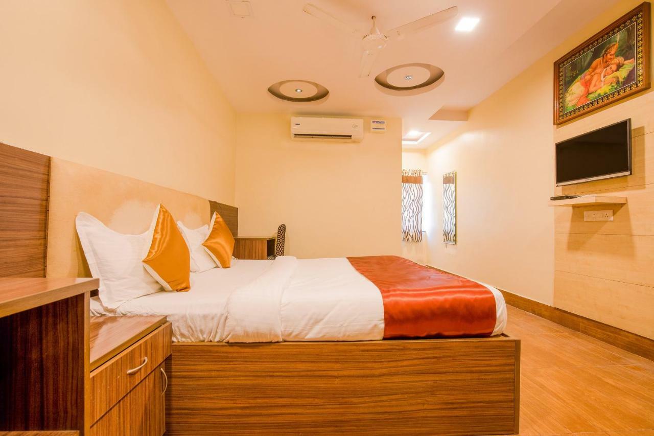 Oyo 13494 Hotel Nakshatra Inn Хайдарабад Экстерьер фото
