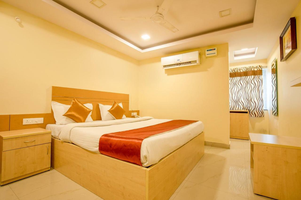 Oyo 13494 Hotel Nakshatra Inn Хайдарабад Экстерьер фото