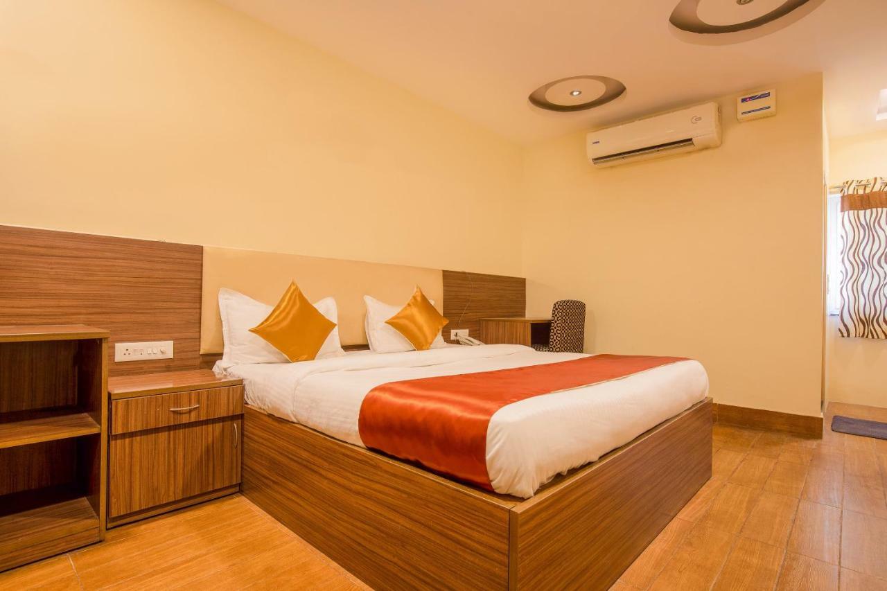 Oyo 13494 Hotel Nakshatra Inn Хайдарабад Экстерьер фото