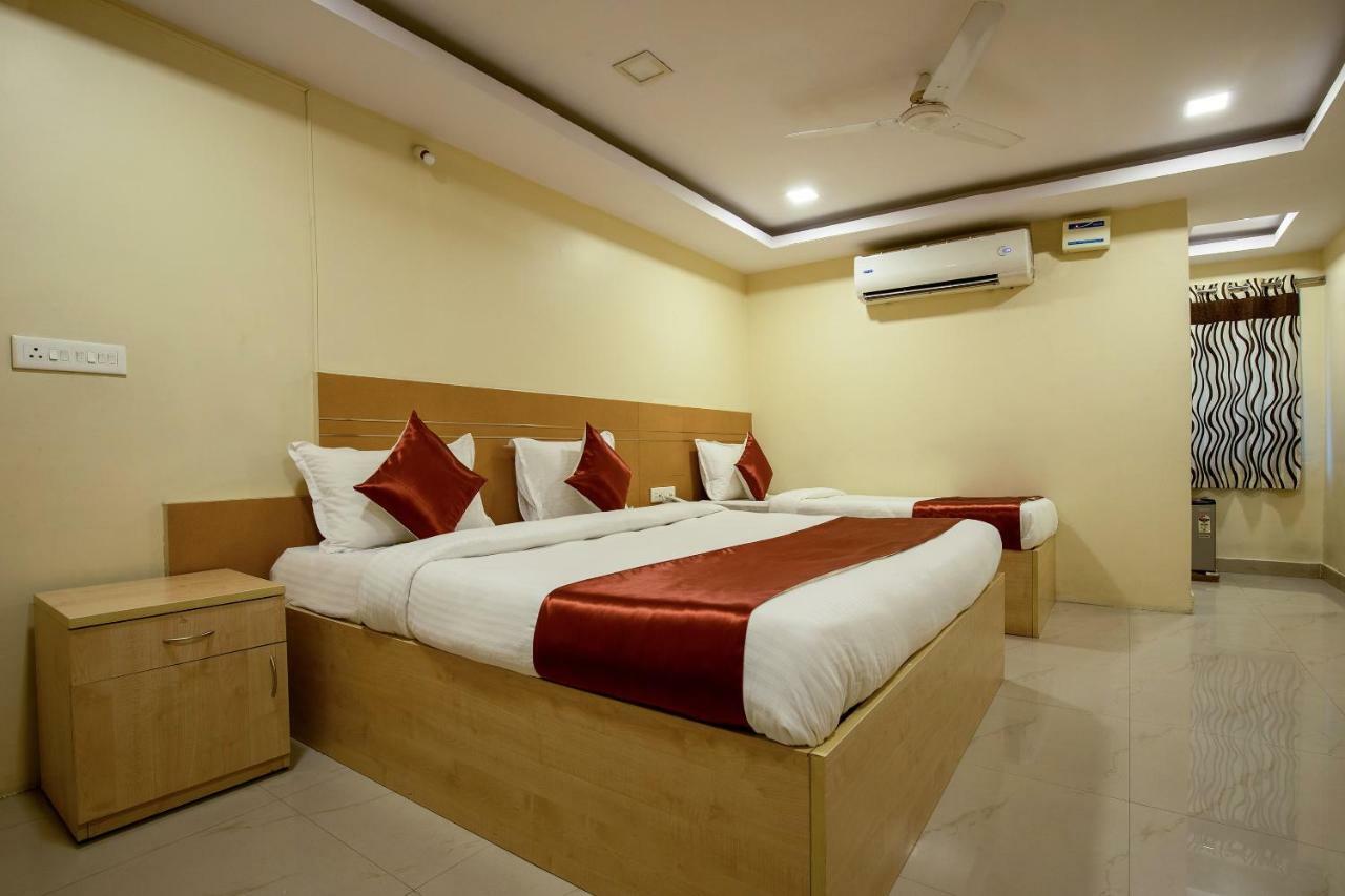 Oyo 13494 Hotel Nakshatra Inn Хайдарабад Экстерьер фото