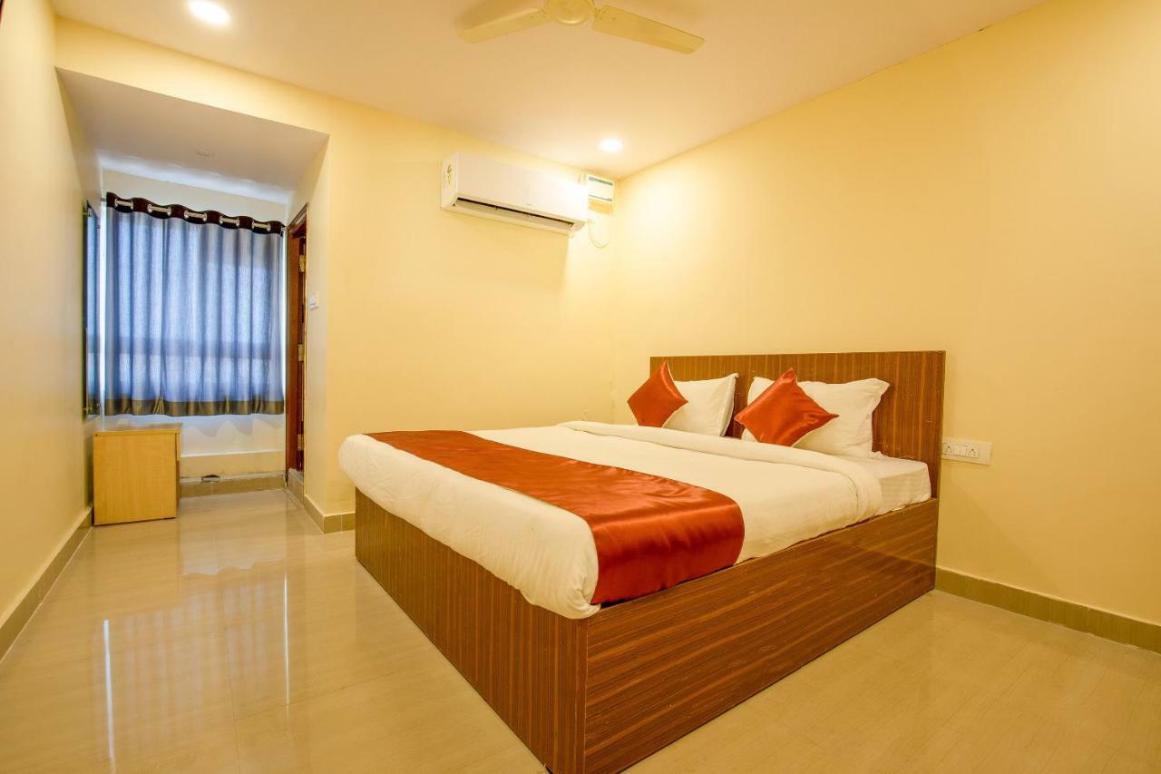 Oyo 13494 Hotel Nakshatra Inn Хайдарабад Экстерьер фото
