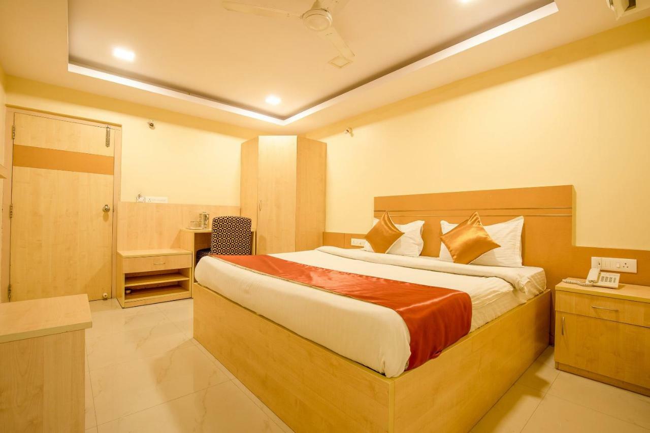 Oyo 13494 Hotel Nakshatra Inn Хайдарабад Экстерьер фото